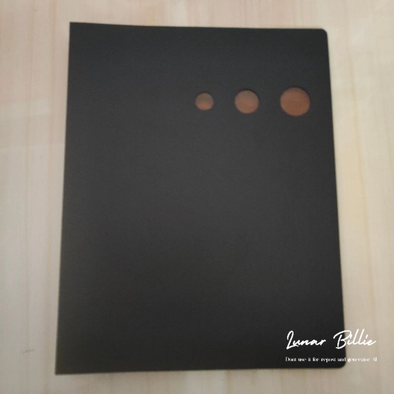 

[DEFECT] Binder B5 Hitam Daiso 26 Ring
