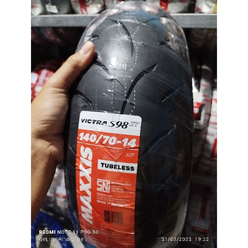 Ban Maxxis Victra 140/70-14 Tubles/Ban Maxxis Belakang AeroX/Ban Luar Belakang Yamaha XMAX