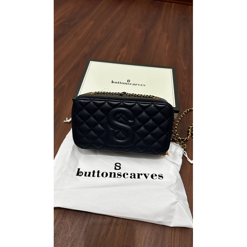 Yura Bag Navy Buttonscarves