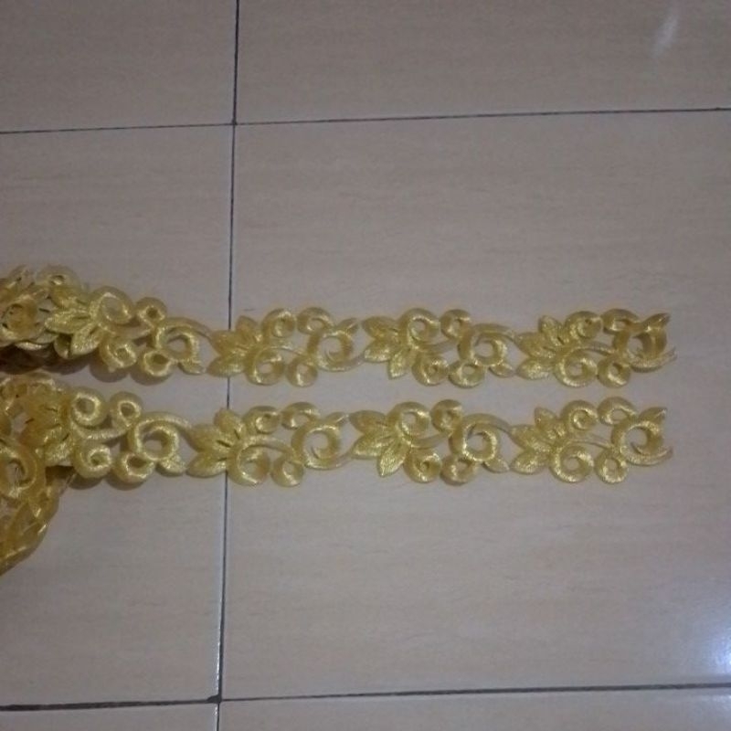 Renda bordir  Roll kepang