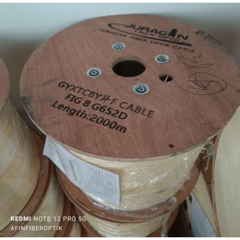 kabel fo 4 core fig 8 panjang 2.000 meter/kabel ku mini 4 core fig 8