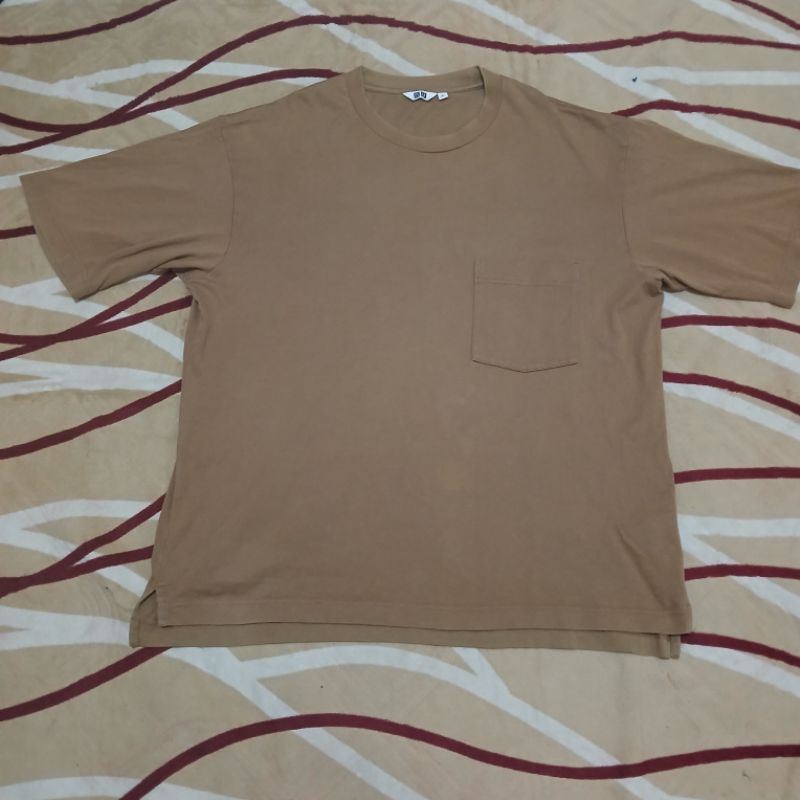 Kaos Pocket Uniqlo Coklat Size XL