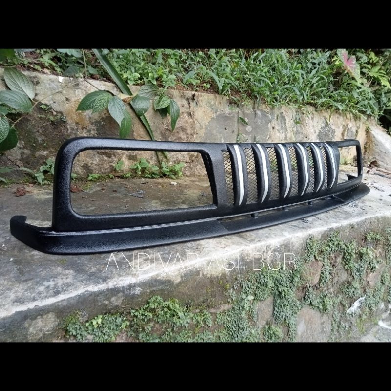 Grill Vitara Escudo Sidekick gen1