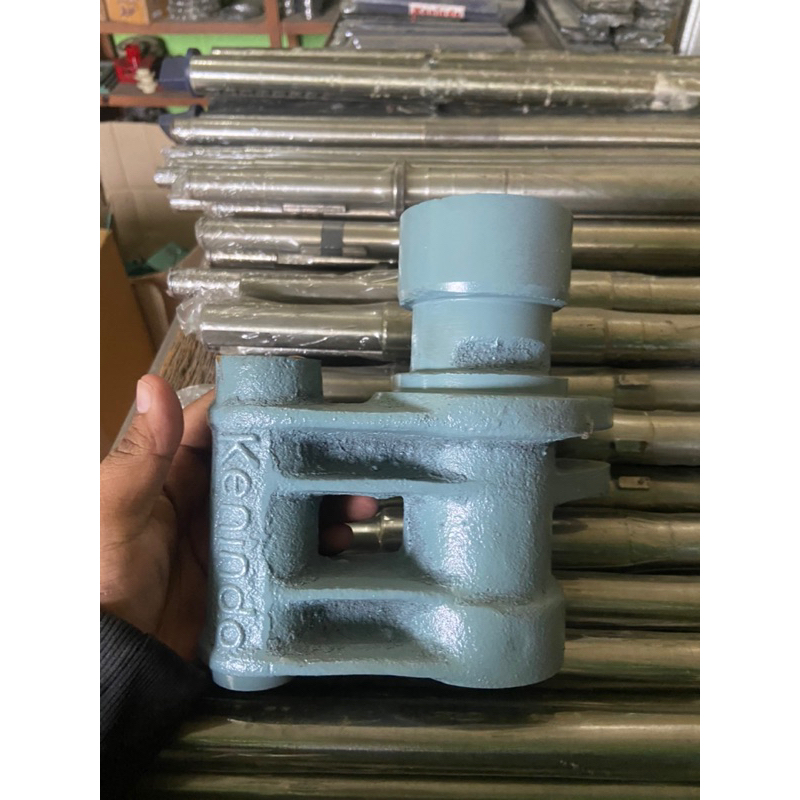 ROLL ARM HC600 ISEKI AGRINDO PECAH KULIT PK BAHAN BAJA COR PRESISI TINGGAL PASANG