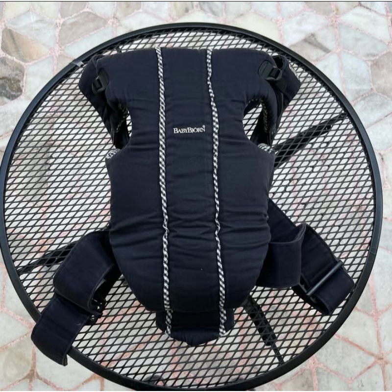 BABYBJORN Baby Carrier ( Preloved )