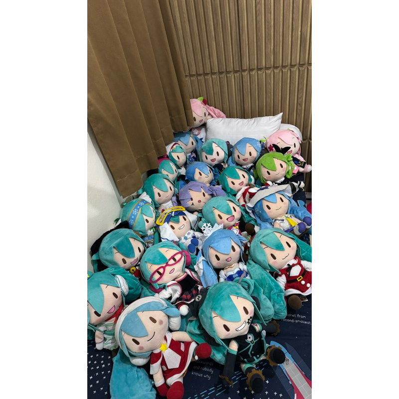 PRELOVED PETIT PLUSH HATSUNE MIKU