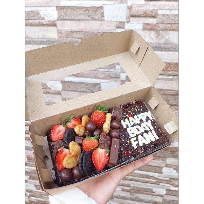 

BROWNIES HIAS 20X10CM - Khusus Pre Order