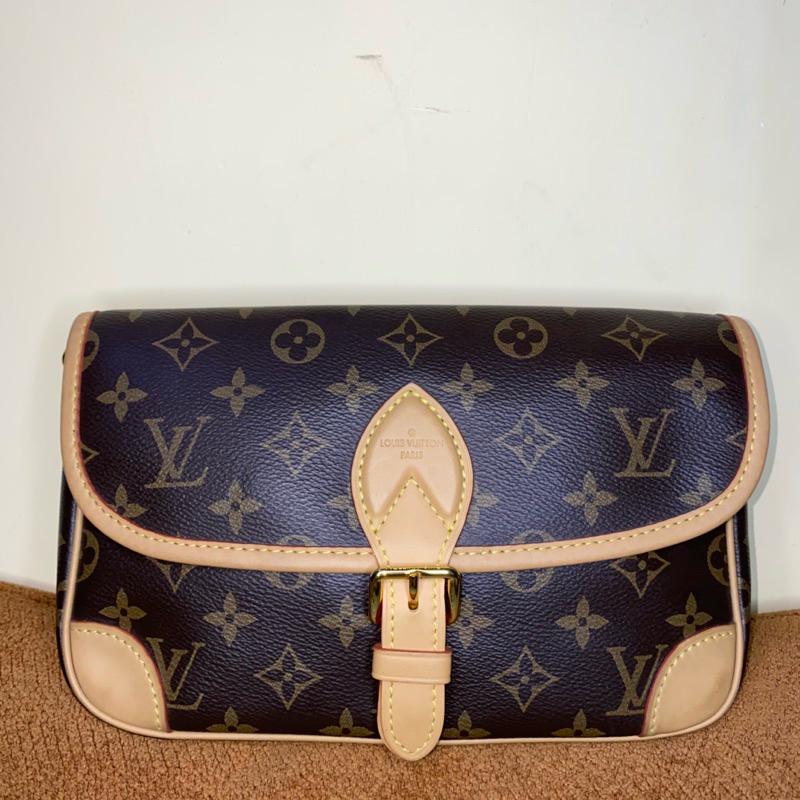 tas preloved brand lv coklat plus strap