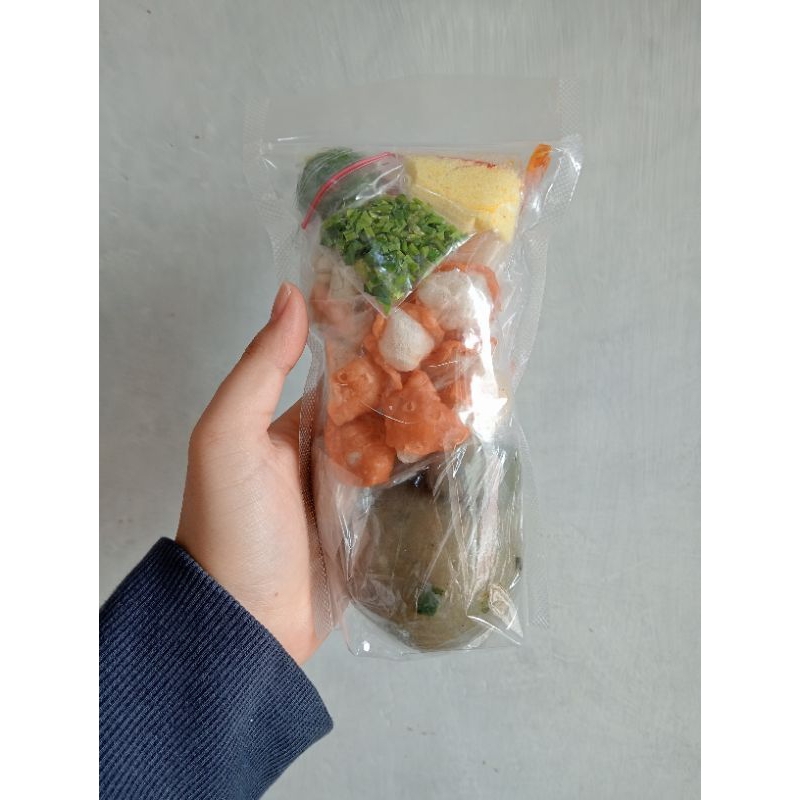 

Baso Aci Ayam Suwir | Kuah Chili Oil