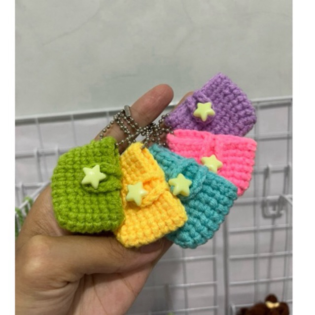 

Amplop Angpao THR Rajut Warna Warni