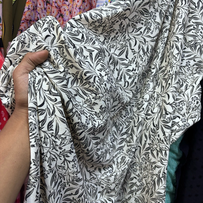 kain bahan crepe motif premium - kain bahan motif bunga - kain bahan crepe motif bunga - kain bahan 