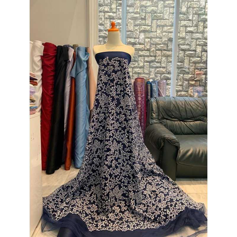Bahan Brokat Tile Bordir Bunga Sakura Kecil Warna Biru Navy Dongker