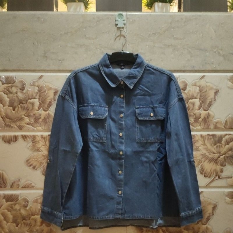 KEMEJA DENIM BRAND PLASTIC ISLAND