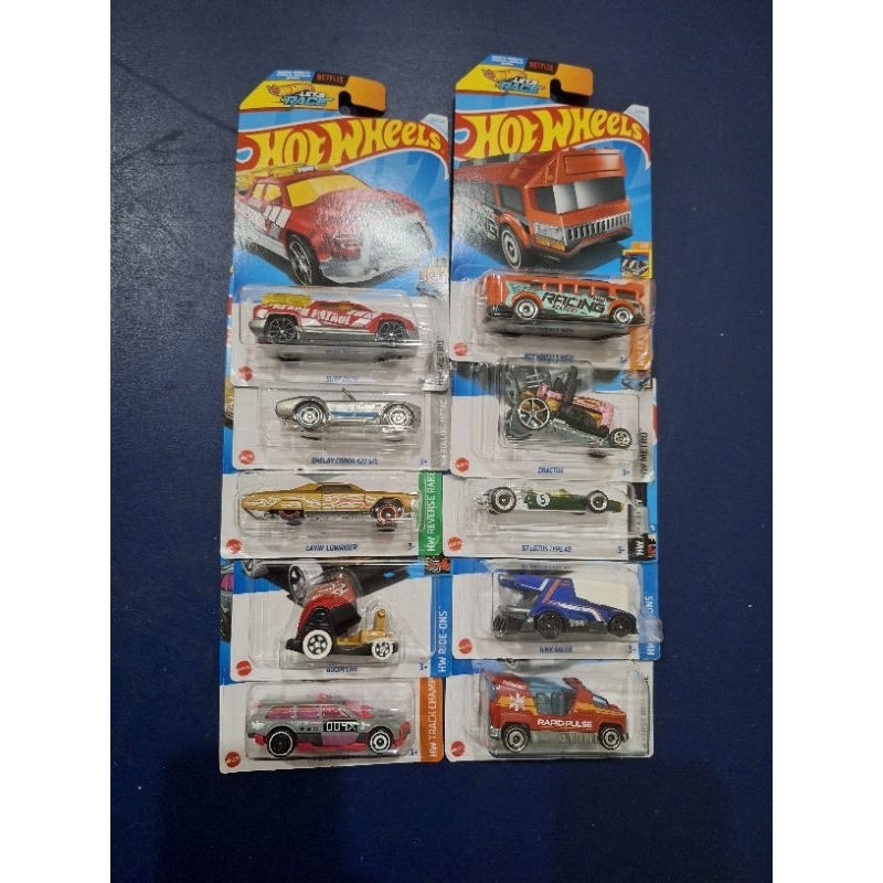 HotWheels mobil isi paket 10 pcs