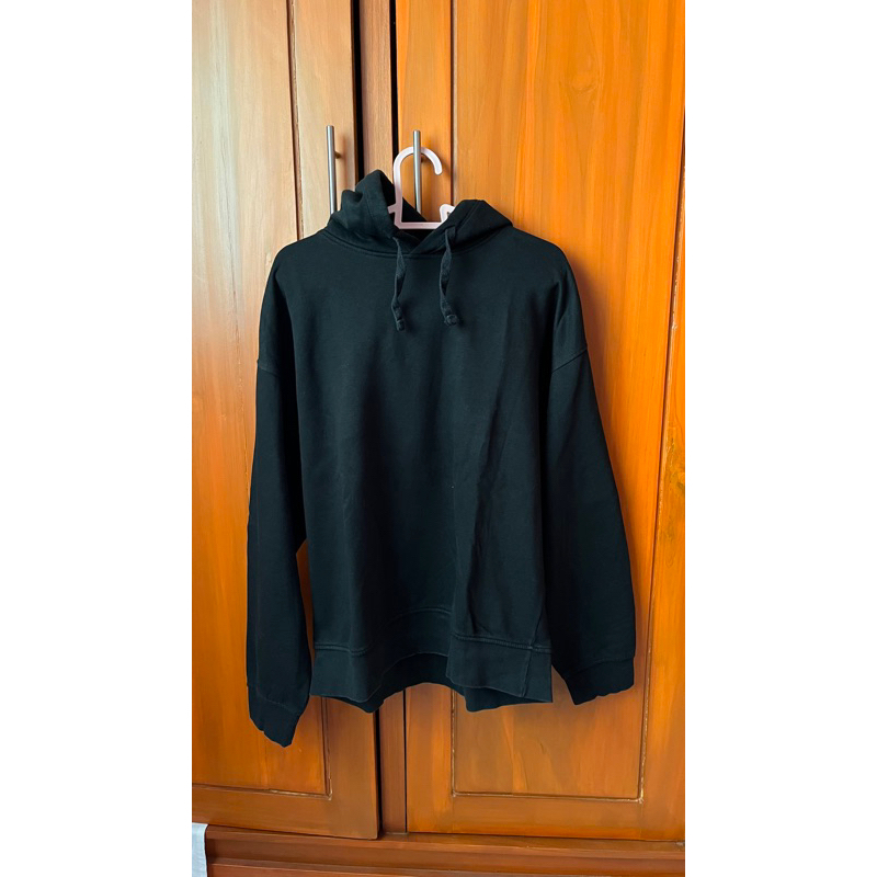 zara hoodie in black