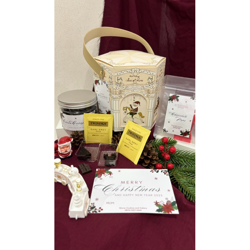 

CELESTIAL Hampers Natal by @gloriecookies