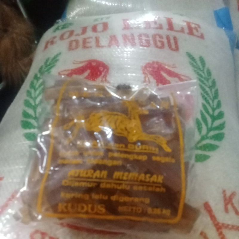 

Kerupuk Rambak Kerbau cap Menjangan