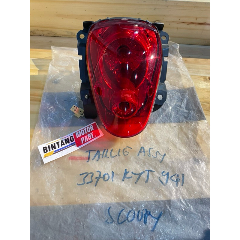 33701-KYT-941 STOPLAMP BELAKANG HONDA SCOOPY KARBU ORIGINAL AHM LAMPU BELAKANG ASSY HONDA SCOOPY KAR