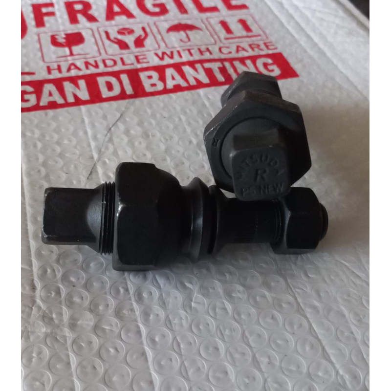 Baut roda belakang kanan& kiri Merek mitsuda Mitsubishi canter