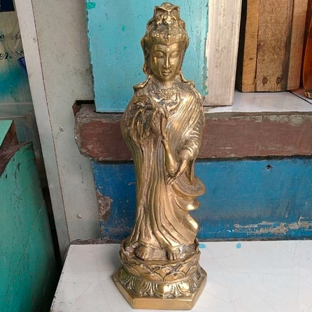 Patung Dewi Kwan Im Kuningan Antik