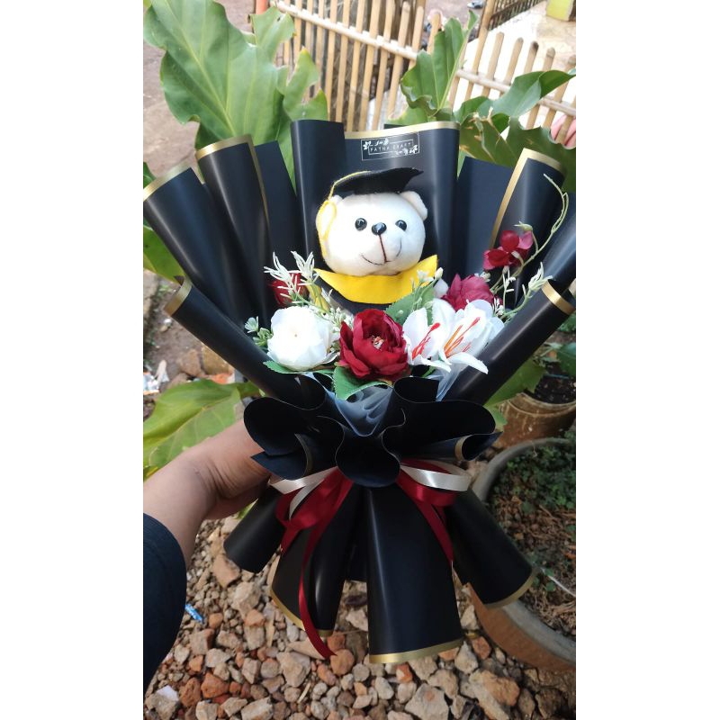 

Buket boneka toga For Graduation Ukuran Medium