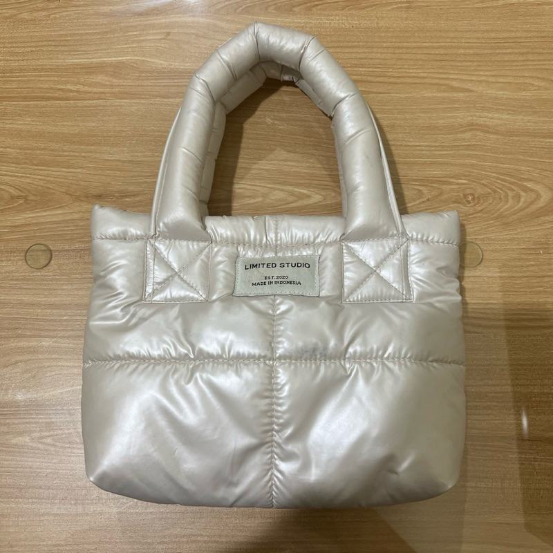 [PRELOVED] LIMITED STUDIO Mochi Puffer Bag - White