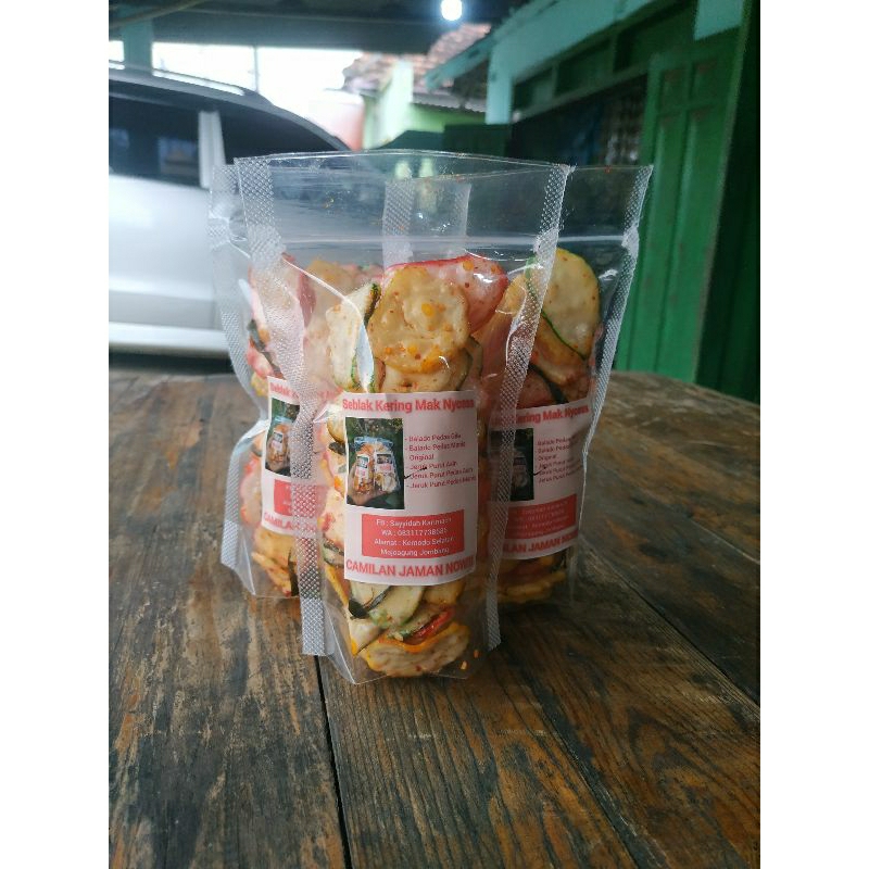 

Seblak kering bawang daun jeruk pedas asin