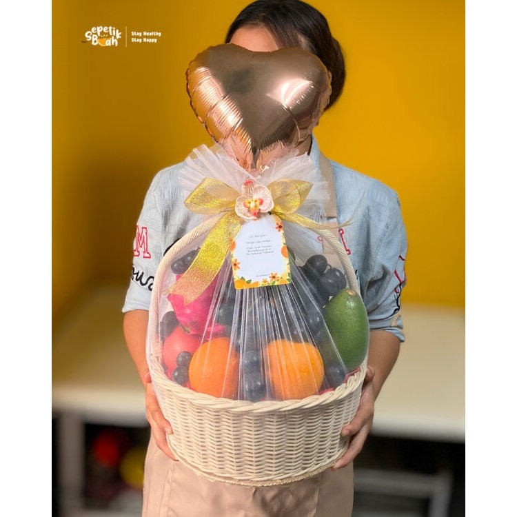 

Lovely Fruit Hampers with Balloon