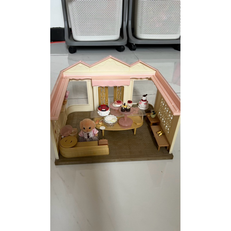 PRELOVED sylvanian village cake shop