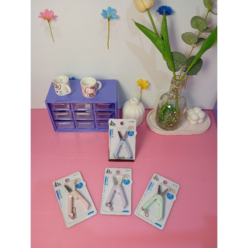 

(bukan grosir) [Aesthetic by fss.id] gunting kecil lipat/mini portable/gantungan kunci/gantungan tas/gunting lipat