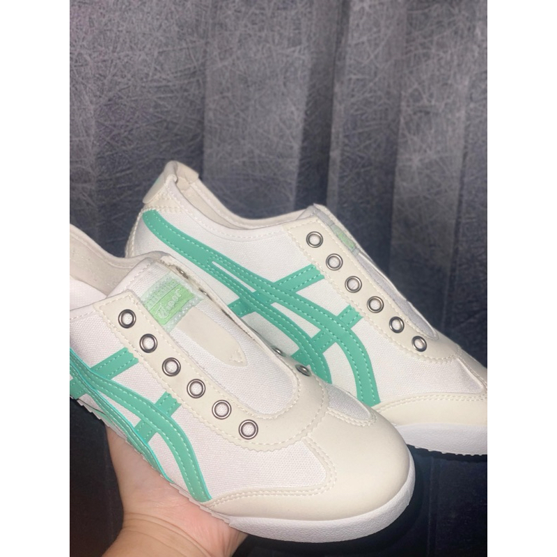 Sepatu Slip On Onitsuka