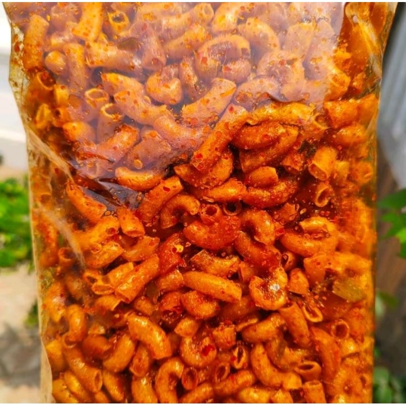 

makaroni cikruh kriuk pedas daun jeruk bumbu melimpah khas bandung
