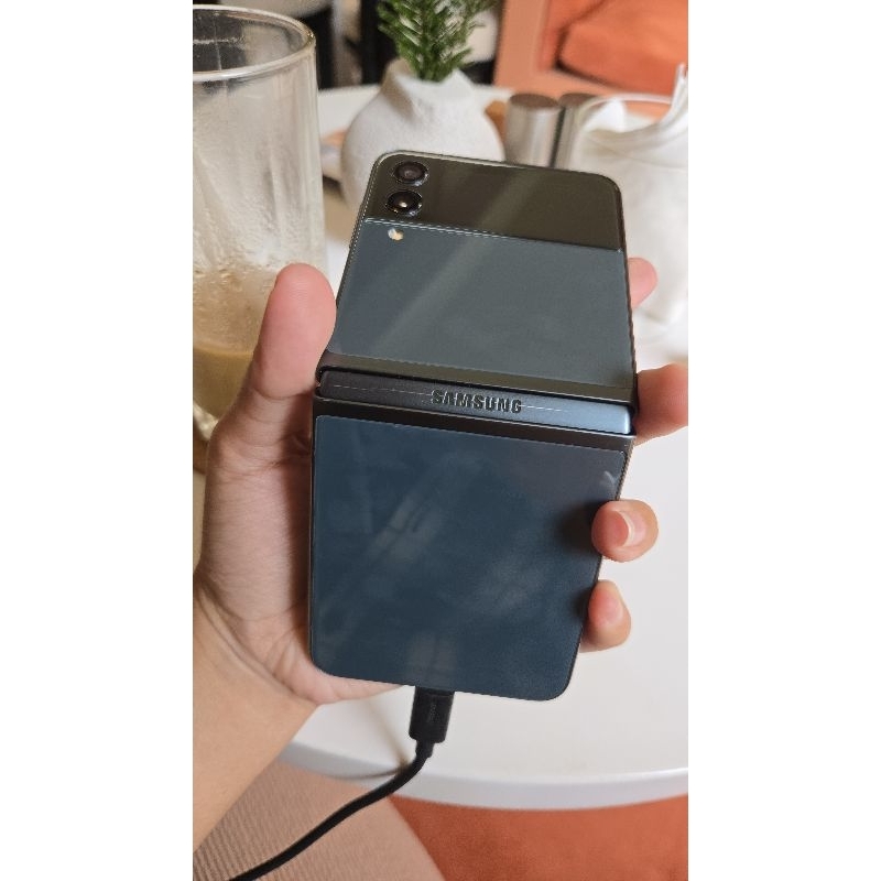 SECOND samsung z flip 3 5G hp preloved jual bekas GREEN