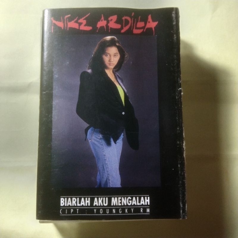 kaset pita Nike Ardilla - biarlah aku mengalah