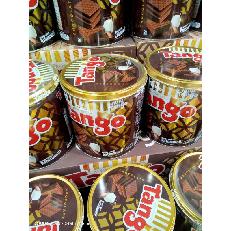 

TANGGO WAFER 1 KALENG + PACKING KARDUS