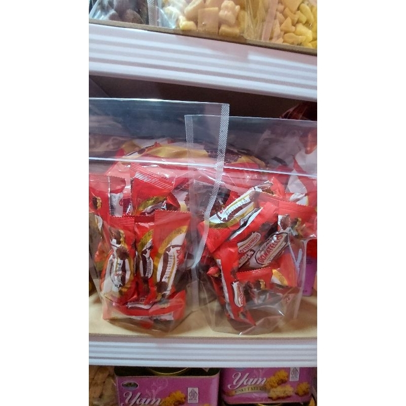

Donatelo coklat isi 12
