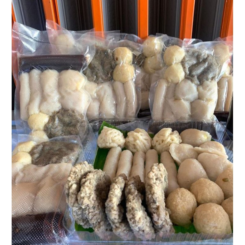 

Pempek Palembang Asli Ikan tenggiri, Pempek Campur isi 10 pcs