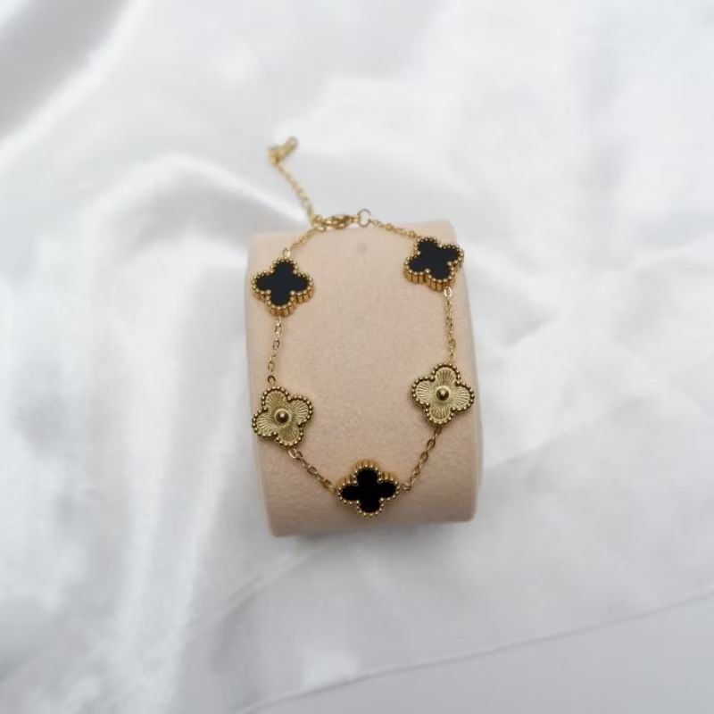Gelang Clover hitam emas titanium asli cantik