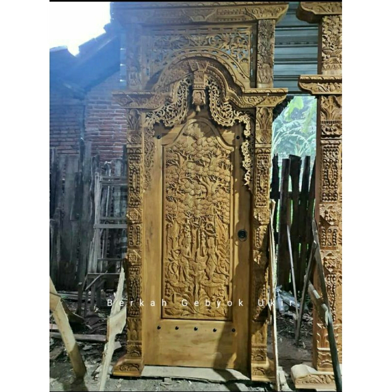 pintu gebyok jawa/pintu gapura motif pintu relif ramayana ful kayu jati