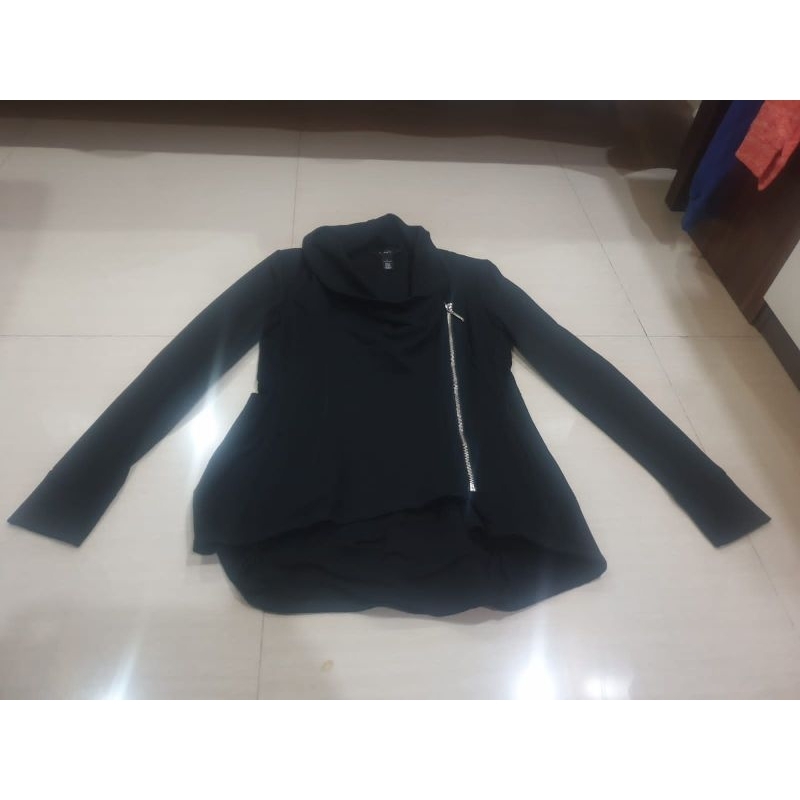 atasan hitam vetement