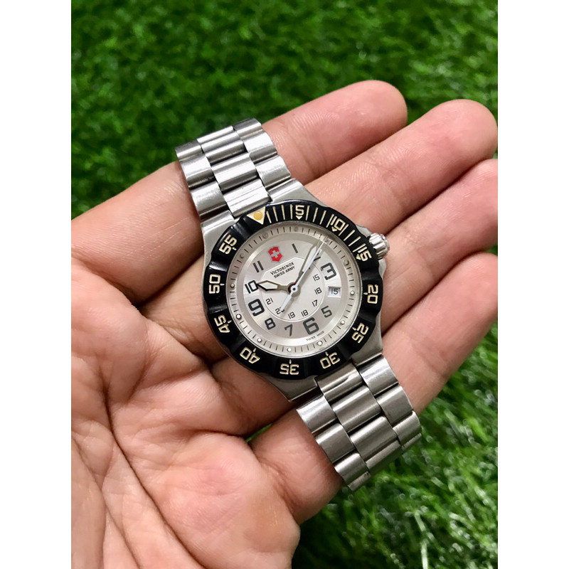 jam tangan victorinox bekas original diver miliraty