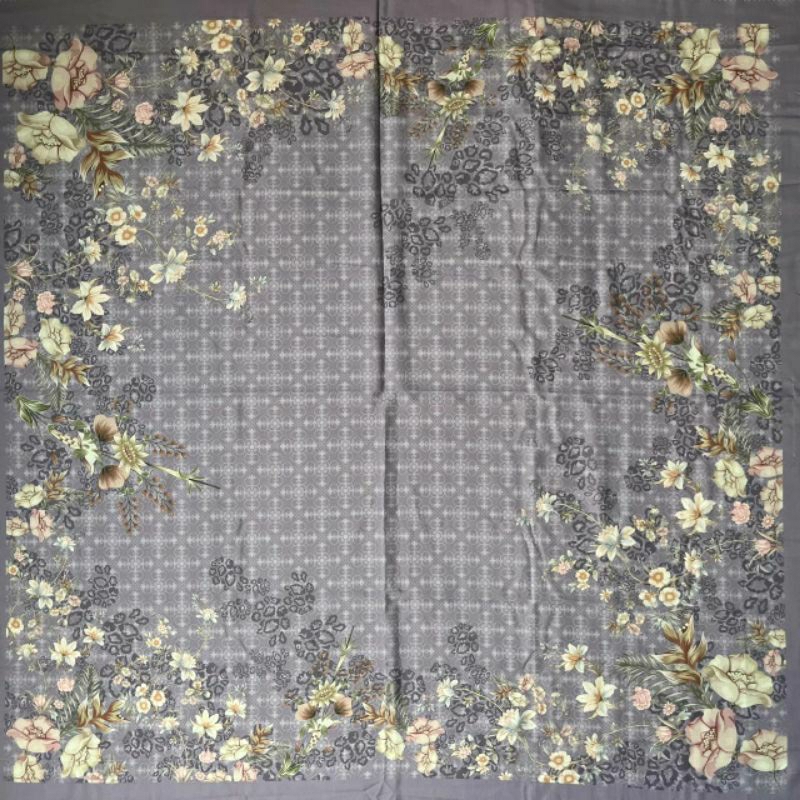 Hijab segiempat Jumbo motif ungu muda lilac premium 130x130 lacercut