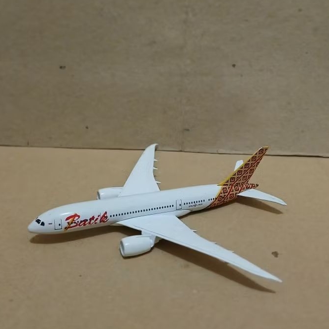 FIGURE MINIATUR PESAWAT BATIK AIR INDONESIA Diecast Metal Aircraft Boeing 787