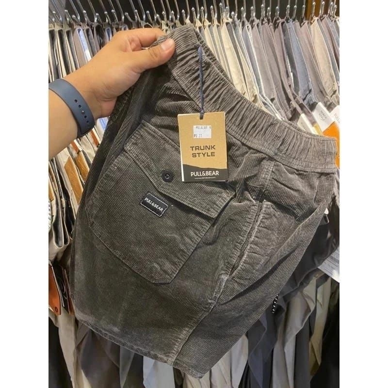 CELANA PENDEK CORDUROY PRIA PULL&BEAR