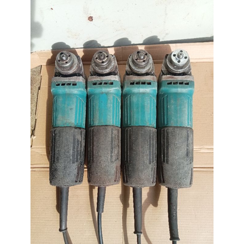 GERINDA MAKITA M.0900B KONDISI SECOND