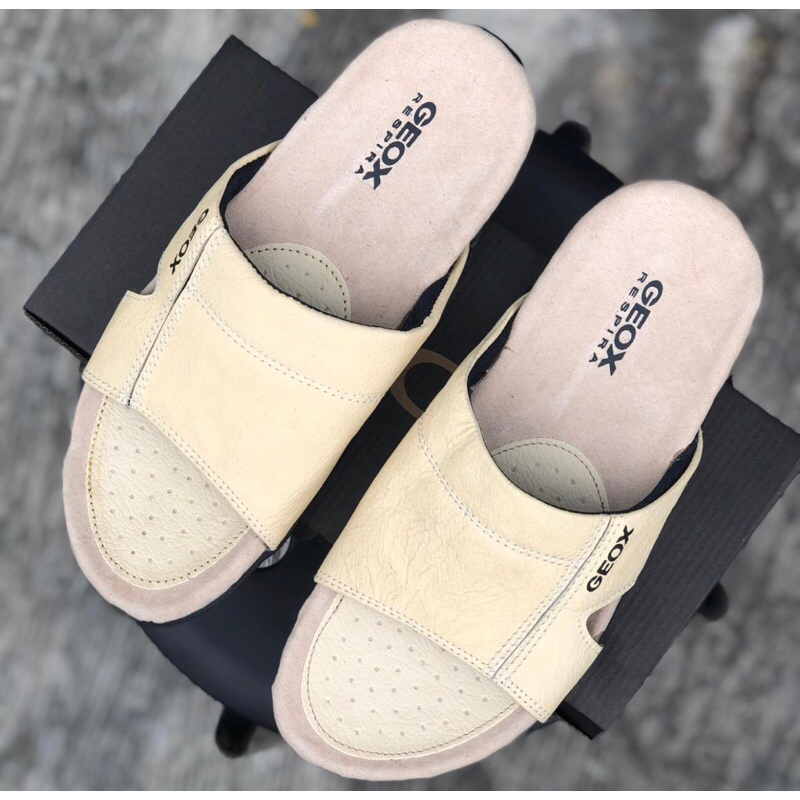 sepatu sandal geox broken white