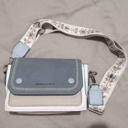 SLING BAG WANITA KOREA [preloved] ❗baca deskripsi ❗