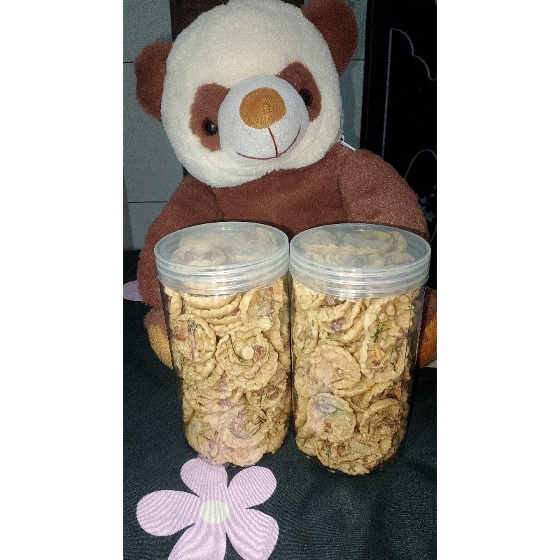 

2 toples REMPEYEK koin berat 300 gram 2 toples 600 gram , peyek koin, peyek kacang tanah , peyek kering peyek renyah