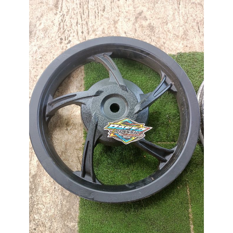 velg rasing belakang Suzuki SkyDrive