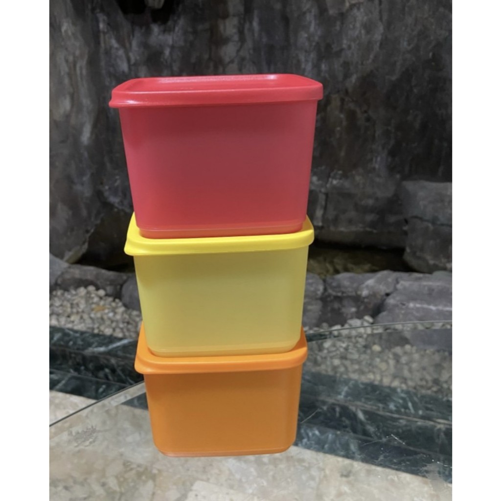 Toples Tupperware Tempat Bekal Lunch Box Snack 1 Liter - Merah